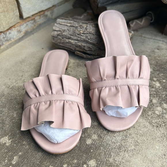 Michael Kors Bella leather Ruffle Pink Pleated Sandals Sz-6.5.  B - Picture 1 of 11
